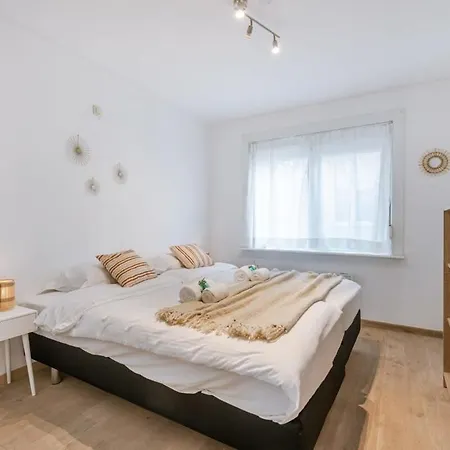 Huswell - Cosy Close To The Apartamento